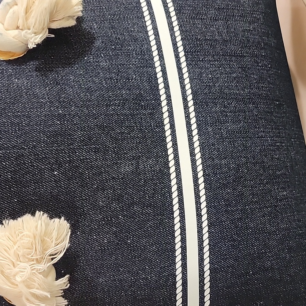 Lauren Ralph Lauren Denim Blue Tote with Cream Accents NWOT - Picture 6 of 10